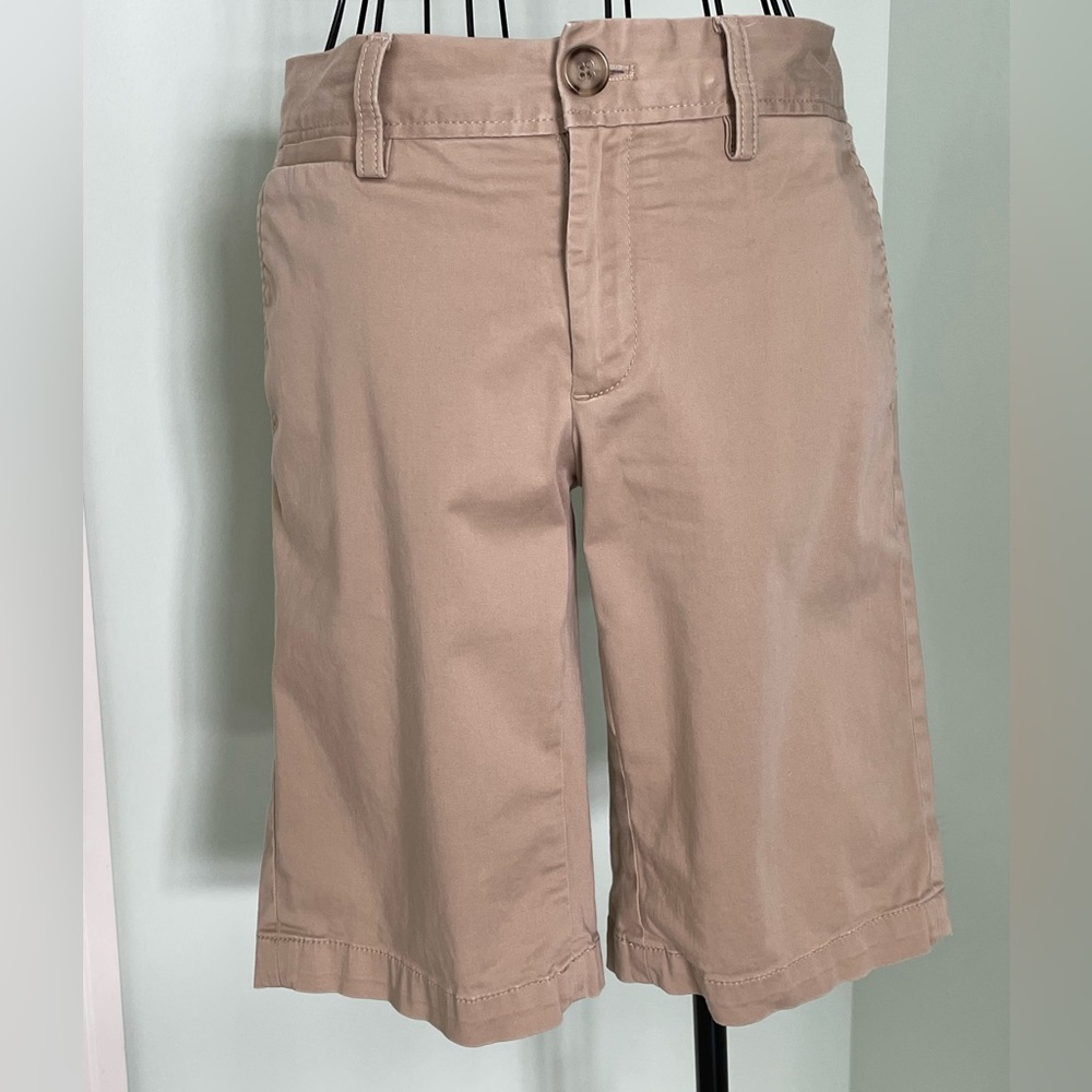 Banana Republic women’s stretch khaki shorts